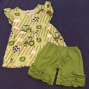 Matching John Deere set 🐮